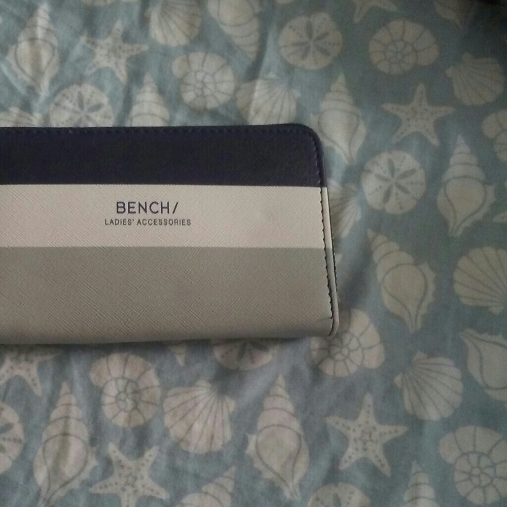 Bench ladies wallet